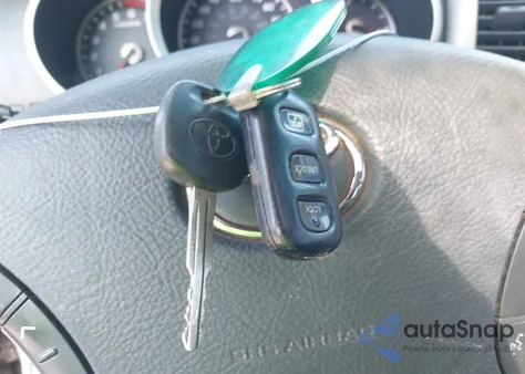 2006 Toyota 4Runner Limited V8 z USA, uszkodzony, nr VIN JTEBT17R460057784